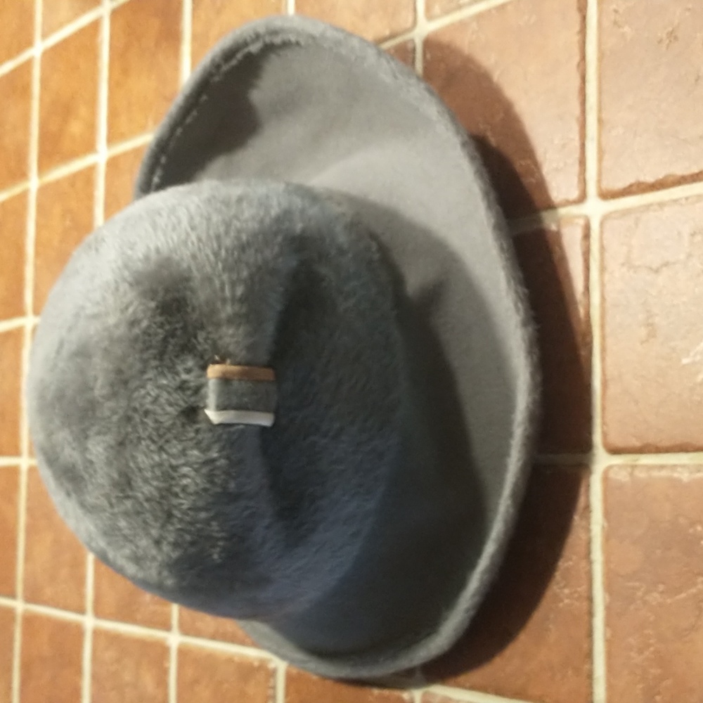 Grenadier Italian woman's gray soft faux fur felt vintage 1960's hat union made
